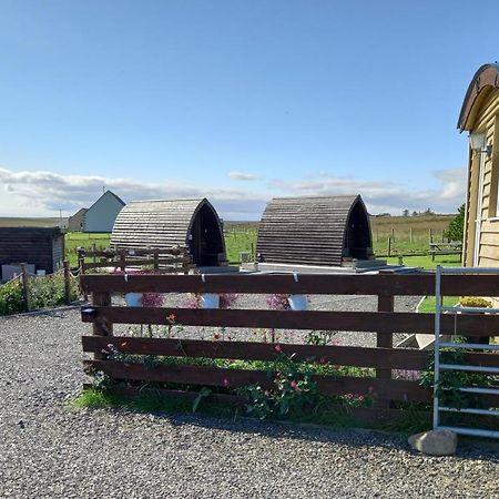 Hillside Camping Pods And Shepherd'S Hut Wick  Exteriör bild