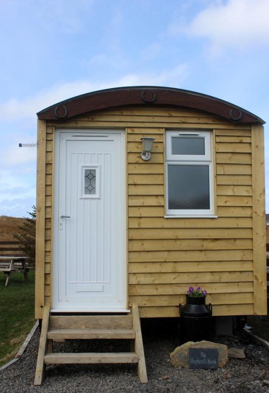 Hillside Camping Pods And Shepherd'S Hut Wick  Exteriör bild