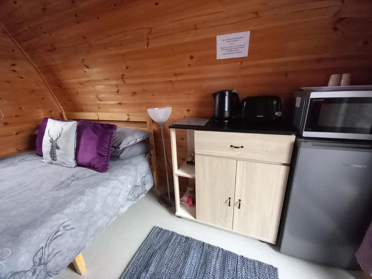 Hillside Camping Pods And Shepherd'S Hut Wick  Rum bild