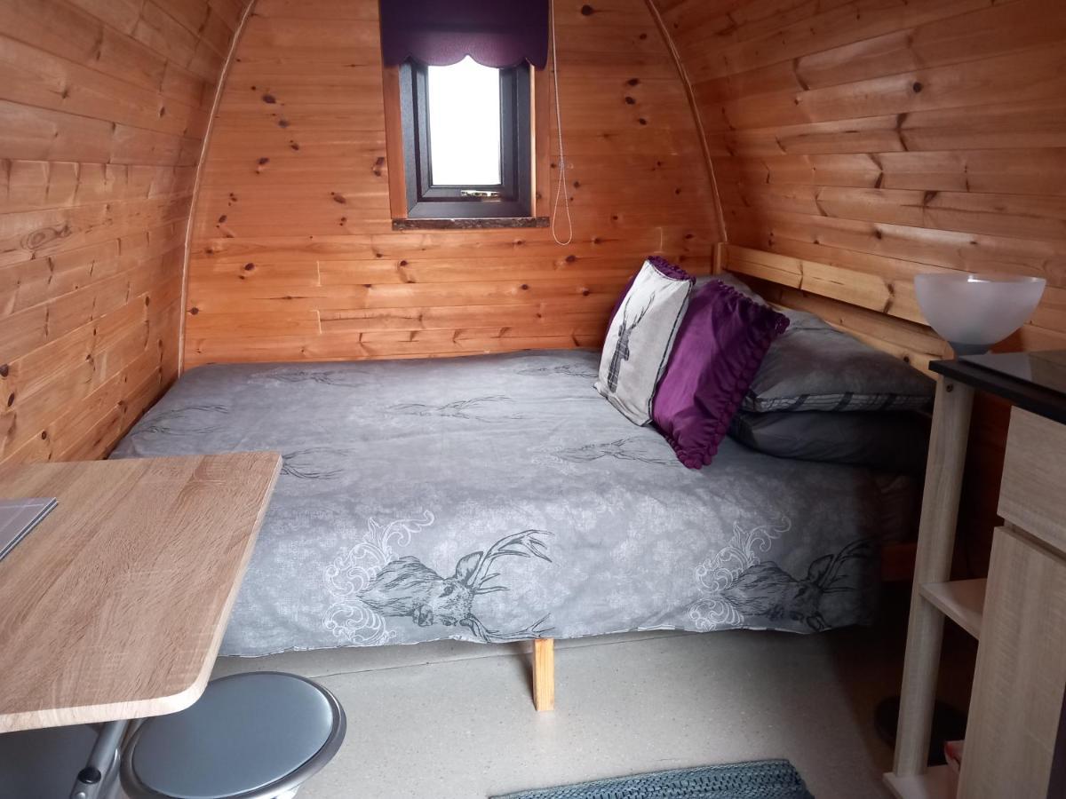 Hillside Camping Pods And Shepherd'S Hut Wick  Rum bild