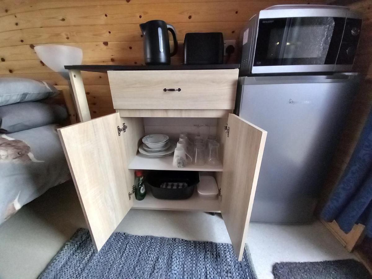 Hillside Camping Pods And Shepherd'S Hut Wick  Rum bild