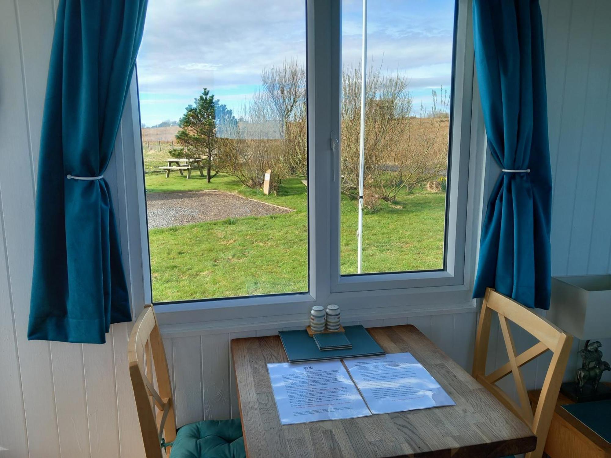 Hillside Camping Pods And Shepherd'S Hut Wick  Exteriör bild